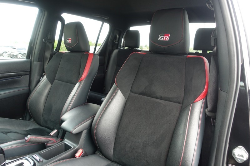 2024 (24) TOYOTA COMMERCIAL HILUX GR Sport D/Cab Pick Up 2.8 D-4D Auto 5537608