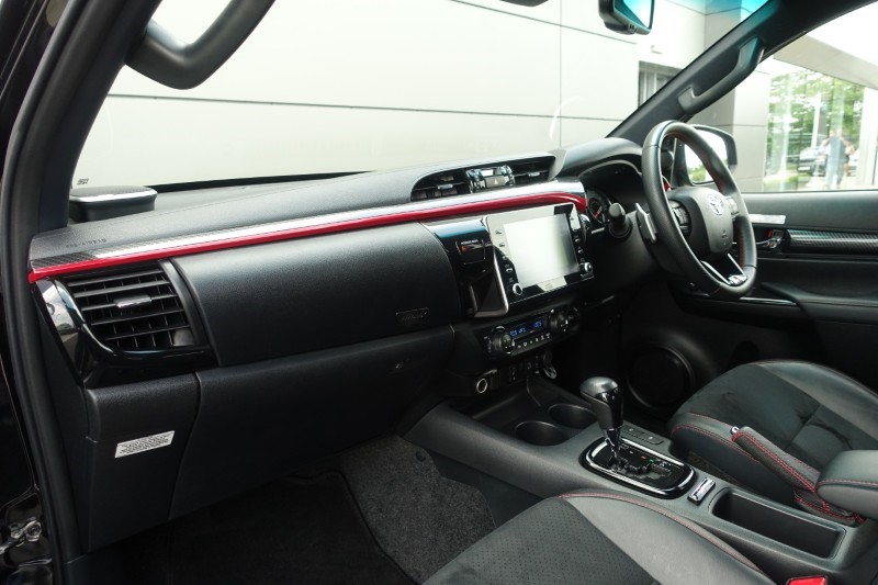2024 (24) TOYOTA COMMERCIAL HILUX GR Sport D/Cab Pick Up 2.8 D-4D Auto 5537607