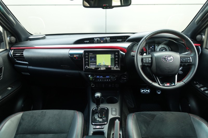 2024 (24) TOYOTA COMMERCIAL HILUX GR Sport D/Cab Pick Up 2.8 D-4D Auto 5537546
