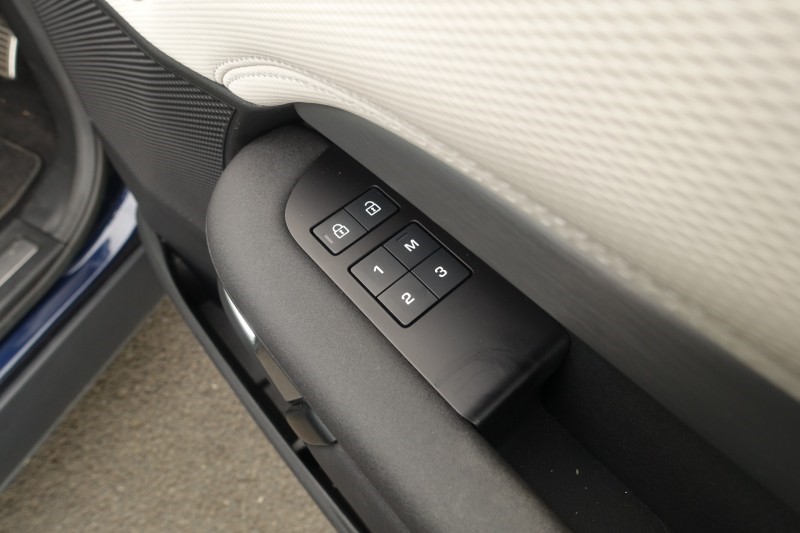 2023 (23) LAND ROVER DISCOVERY 3.0 D300 R-Dynamic HSE 5dr Auto 5527110