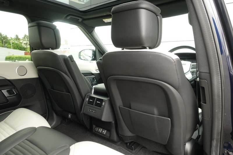 2023 (23) LAND ROVER DISCOVERY 3.0 D300 R-Dynamic HSE 5dr Auto 5527113