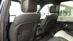 2023 (23) LAND ROVER DISCOVERY 3.0 D300 R-Dynamic HSE 5dr Auto 5527117