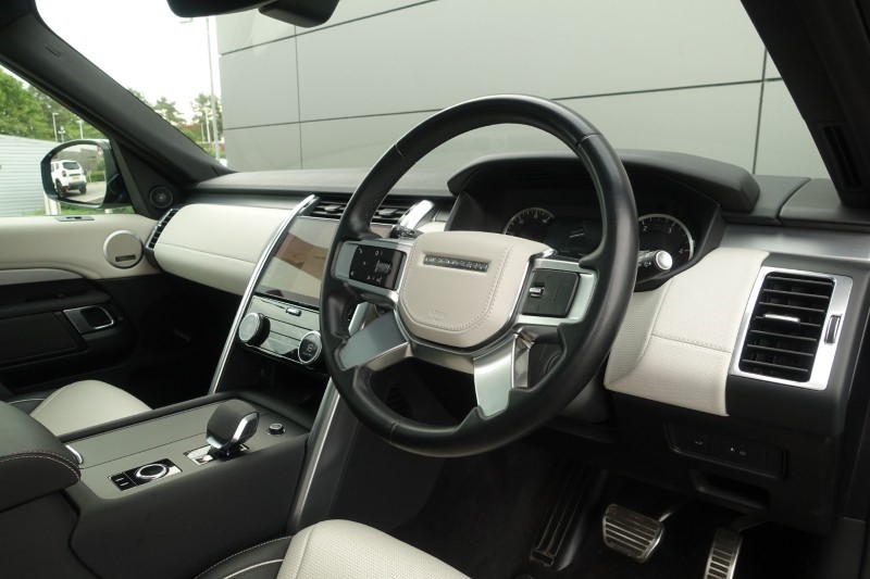 2023 (23) LAND ROVER DISCOVERY 3.0 D300 R-Dynamic HSE 5dr Auto 5527104