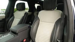 2023 (23) LAND ROVER DISCOVERY 3.0 D300 R-Dynamic HSE 5dr Auto 5527122