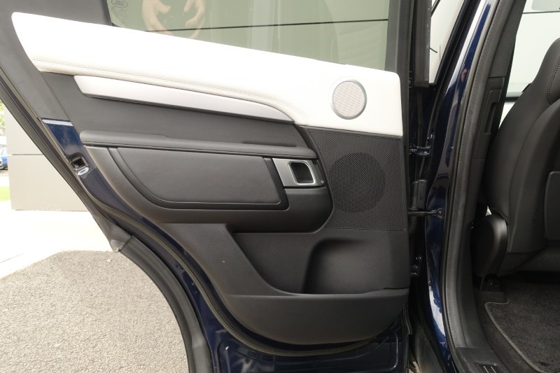 2023 (23) LAND ROVER DISCOVERY 3.0 D300 R-Dynamic HSE 5dr Auto 5527116