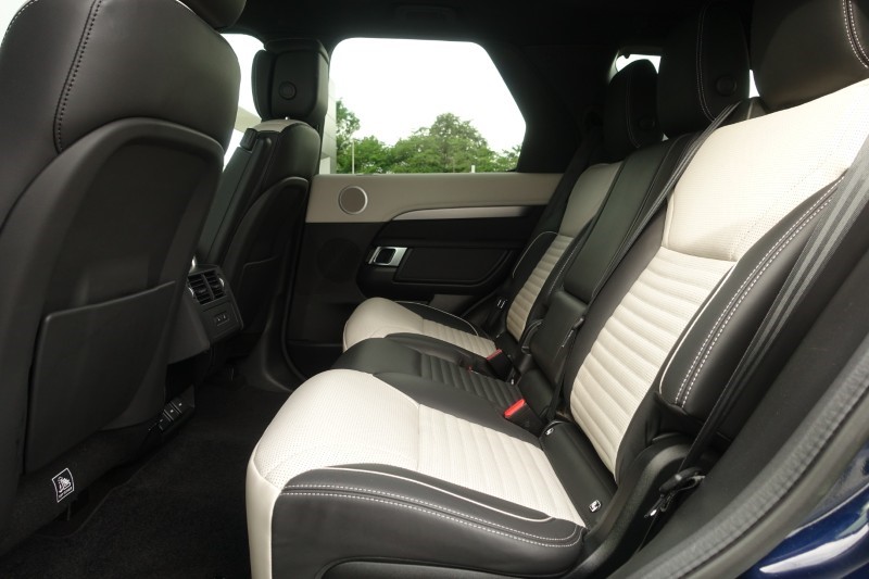 2023 (23) LAND ROVER DISCOVERY 3.0 D300 R-Dynamic HSE 5dr Auto 5527061