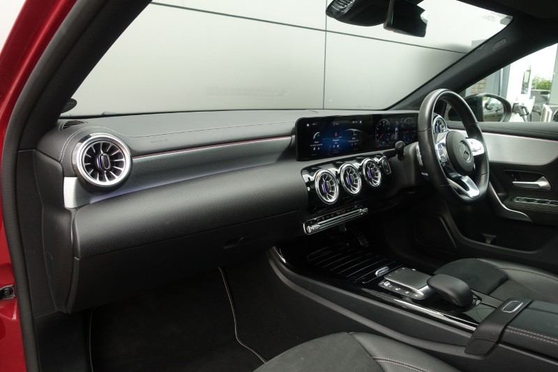 2021 (21) MERCEDES-BENZ A CLASS A200 Exclusive Edition 5dr Auto 5510586