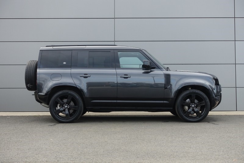 2024 (24) LAND ROVER DEFENDER 3.0 D300 X-Dynamic HSE 110 5dr Auto 5490501