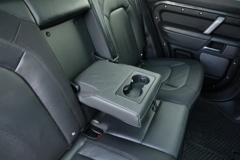 2024 (24) LAND ROVER DEFENDER 3.0 D300 X-Dynamic HSE 110 5dr Auto 5490553