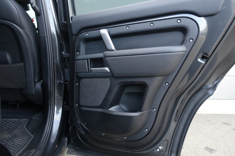 2024 (24) LAND ROVER DEFENDER 3.0 D300 X-Dynamic HSE 110 5dr Auto 5490550