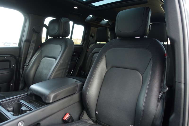 2024 (24) LAND ROVER DEFENDER 3.0 D300 X-Dynamic HSE 110 5dr Auto 5490560
