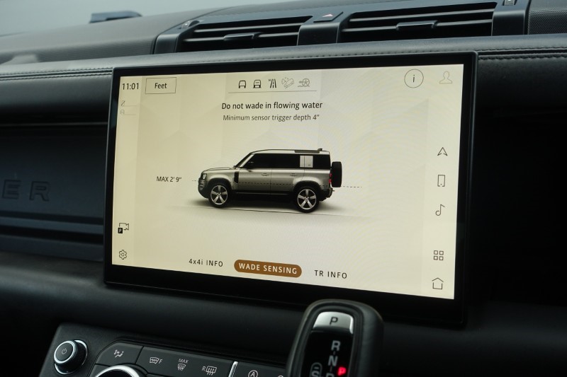 2024 (24) LAND ROVER DEFENDER 3.0 D300 X-Dynamic HSE 110 5dr Auto 5490540
