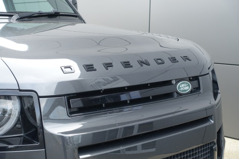 2024 (24) LAND ROVER DEFENDER 3.0 D300 X-Dynamic HSE 110 5dr Auto 5490517