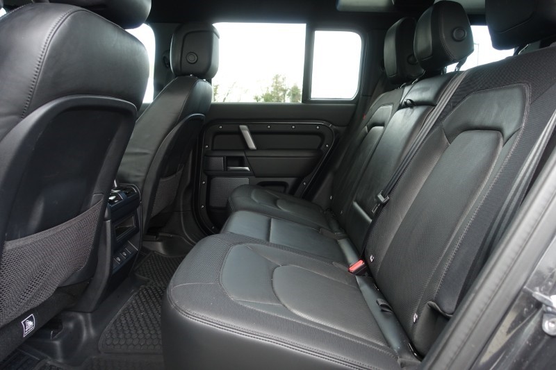 2024 (24) LAND ROVER DEFENDER 3.0 D300 X-Dynamic HSE 110 5dr Auto 5490500