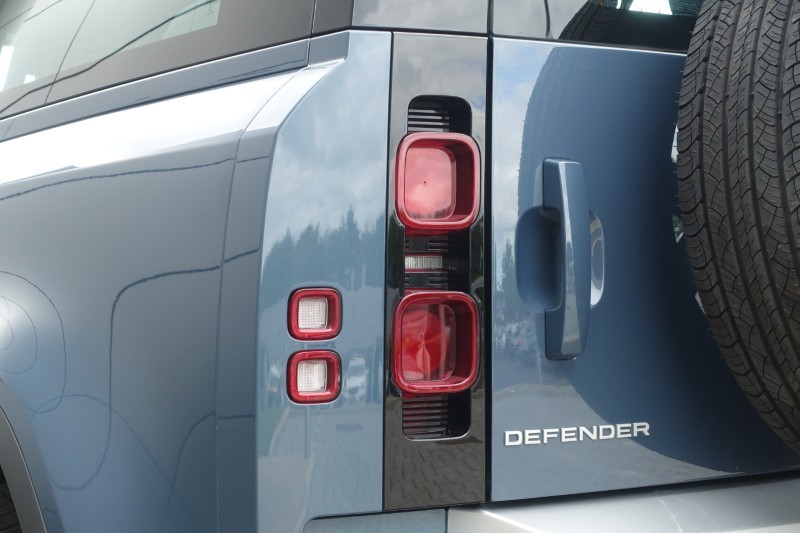 2022 (22) LAND ROVER DEFENDER 3.0 D250 HSE 90 3dr Auto 5527543