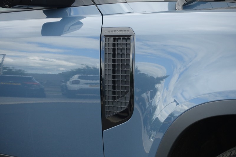 2022 (22) LAND ROVER DEFENDER 3.0 D250 HSE 90 3dr Auto 5527544