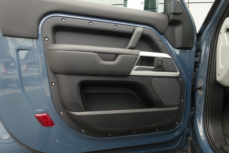 2022 (22) LAND ROVER DEFENDER 3.0 D250 HSE 90 3dr Auto 5527577