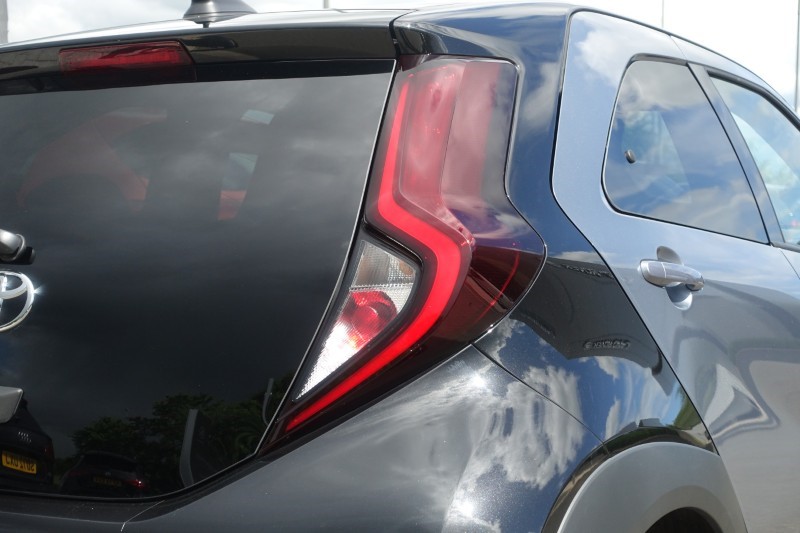 2025 (75) TOYOTA AYGO X 1.0 VVT-i Edge 5dr Auto 5491474