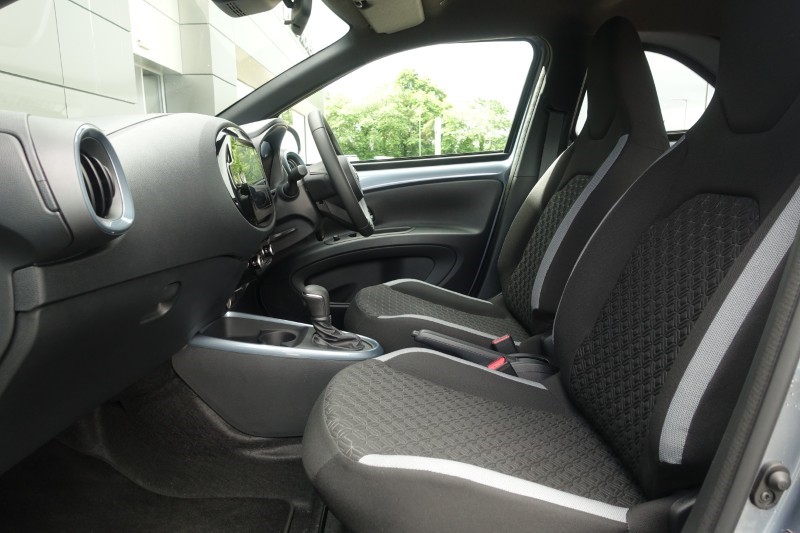 2025 (75) TOYOTA AYGO X 1.0 VVT-i Edge 5dr Auto 5491456