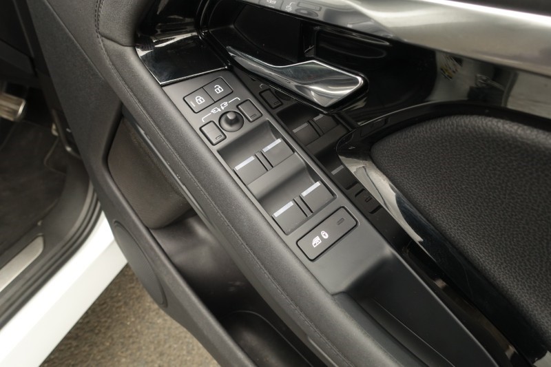 2023 (23) LAND ROVER RANGE ROVER EVOQUE 2.0 D200 R-Dynamic SE 5dr Auto 5581668