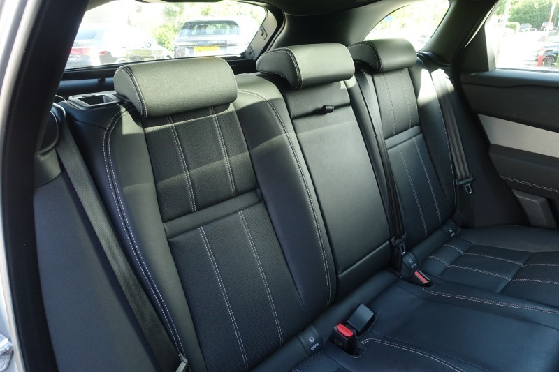 2022 (22) LAND ROVER RANGE ROVER VELAR 2.0 D200 R-Dynamic SE 5dr Auto 5583747