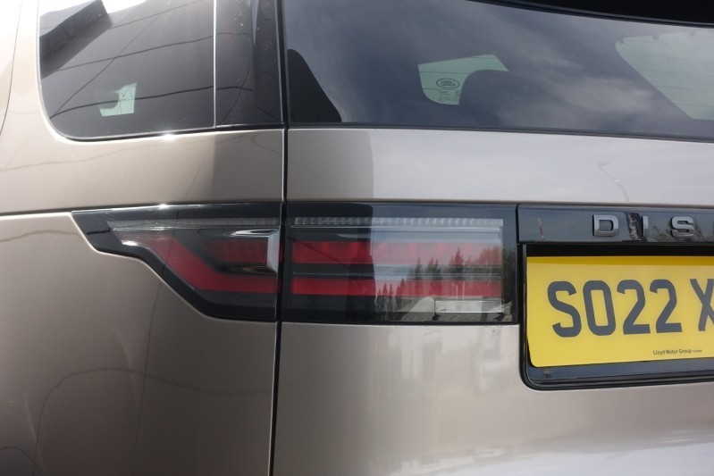 2022 (22) LAND ROVER DISCOVERY 3.0 D300 R-Dynamic HSE 5dr Auto 5562168