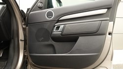 2022 (22) LAND ROVER DISCOVERY 3.0 D300 R-Dynamic HSE 5dr Auto 5562197