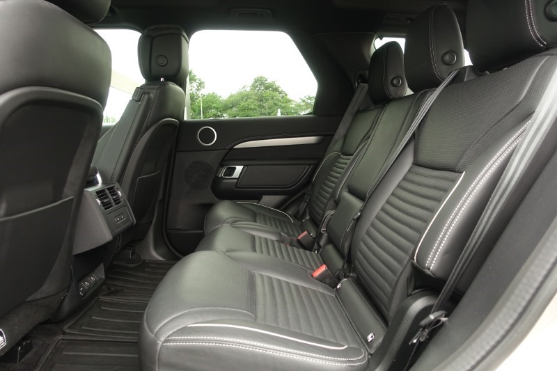 2022 (22) LAND ROVER DISCOVERY 3.0 D300 R-Dynamic HSE 5dr Auto 5562154