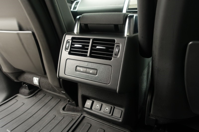 2022 (22) LAND ROVER DISCOVERY 3.0 D300 R-Dynamic HSE 5dr Auto 5562167