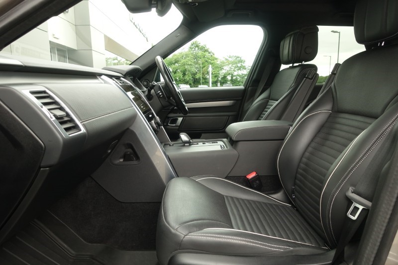 2022 (22) LAND ROVER DISCOVERY 3.0 D300 R-Dynamic HSE 5dr Auto 5562153