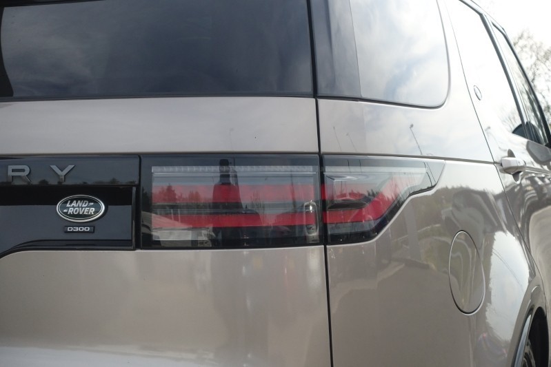 2022 (22) LAND ROVER DISCOVERY 3.0 D300 R-Dynamic HSE 5dr Auto 5562175