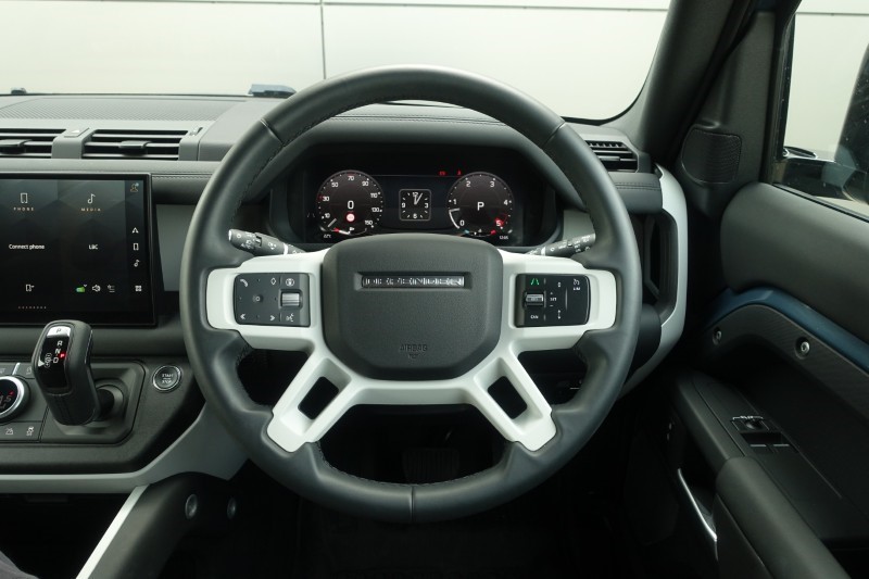 2025 (25) LAND ROVER COMMERCIAL DEFENDER 3.0 D250 Hard Top S Auto 5581055
