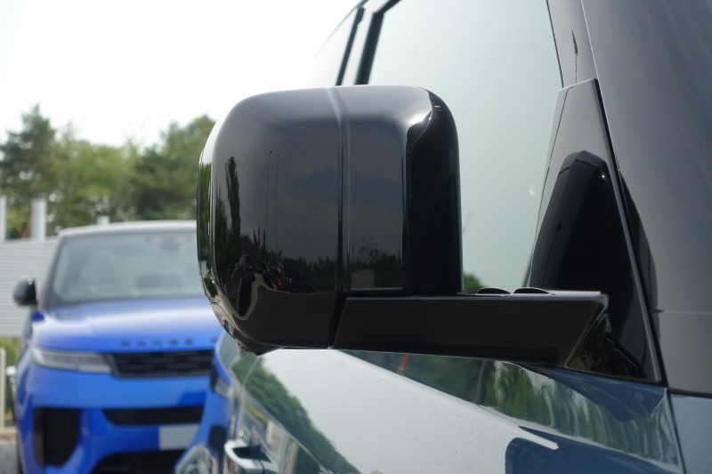 2025 (25) LAND ROVER COMMERCIAL DEFENDER 3.0 D250 Hard Top S Auto 5581061
