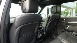2024 (73) LAND ROVER DISCOVERY 3.0 D300 Dynamic HSE 5dr Auto 5627521