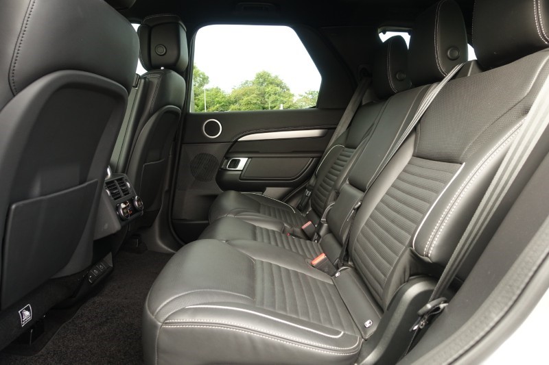2024 (73) LAND ROVER DISCOVERY 3.0 D300 Dynamic HSE 5dr Auto 5627460