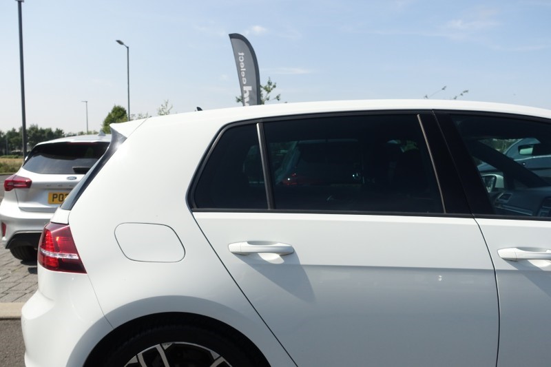 2017 (17) VOLKSWAGEN GOLF 2.0 TDI GTD 5dr [Nav] 5609529