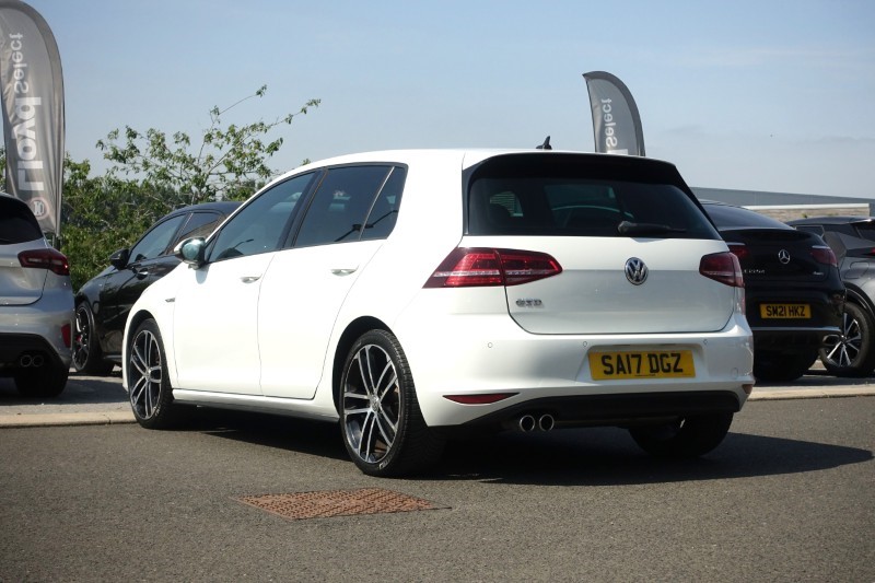 2017 (17) VOLKSWAGEN GOLF 2.0 TDI GTD 5dr [Nav] 5609511