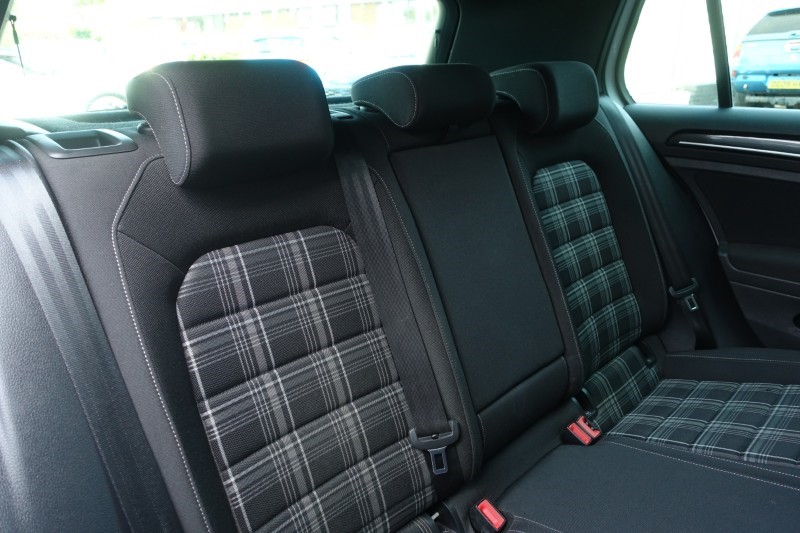 2017 (17) VOLKSWAGEN GOLF 2.0 TDI GTD 5dr [Nav] 5609550