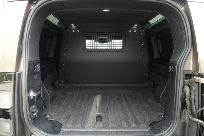 2025 (75) LAND ROVER COMMERCIAL DEFENDER 3.0 D350 Hard Top X-Dynamic HSE Auto [3 Seat] 5581860