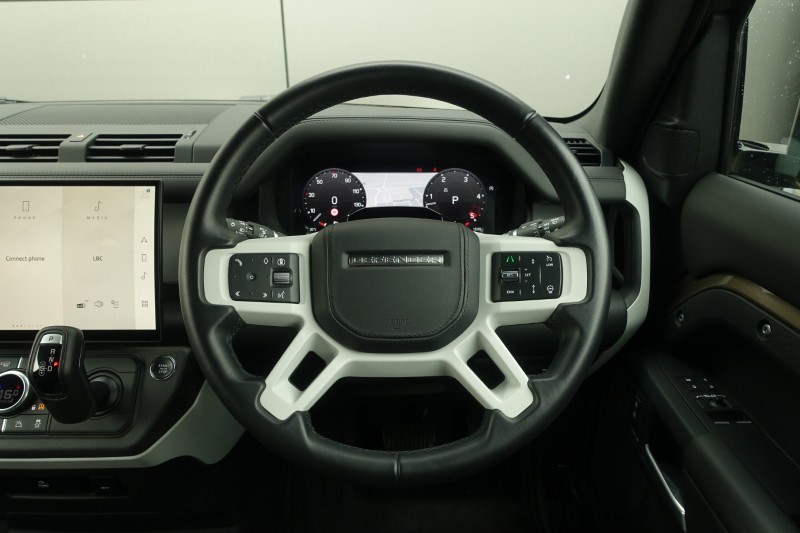 2025 (75) LAND ROVER COMMERCIAL DEFENDER 3.0 D350 Hard Top X-Dynamic HSE Auto [3 Seat] 5581865