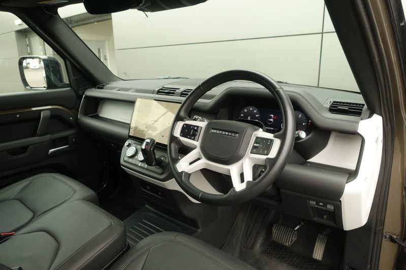 2025 (75) LAND ROVER COMMERCIAL DEFENDER 3.0 D350 Hard Top X-Dynamic HSE Auto [3 Seat] 5581859
