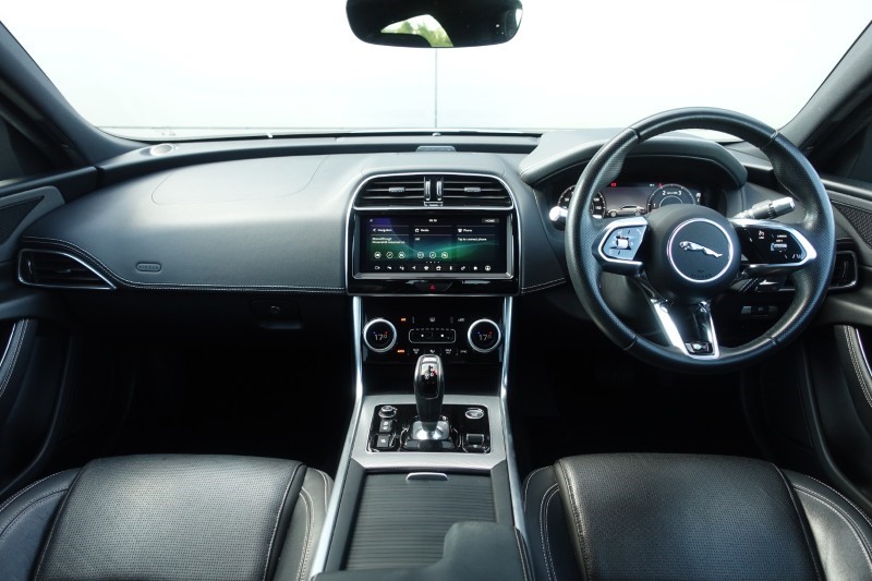 2020 (20) JAGUAR XE 2.0d R-Dynamic SE 4dr Auto 5602330