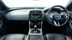 2020 (20) JAGUAR XE 2.0d R-Dynamic SE 4dr Auto 5602330