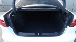 2020 (20) JAGUAR XE 2.0d R-Dynamic SE 4dr Auto 5602331