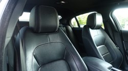 2020 (20) JAGUAR XE 2.0d R-Dynamic SE 4dr Auto 5602363