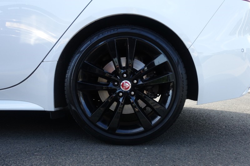 2020 (20) JAGUAR XE 2.0d R-Dynamic SE 4dr Auto 5602349