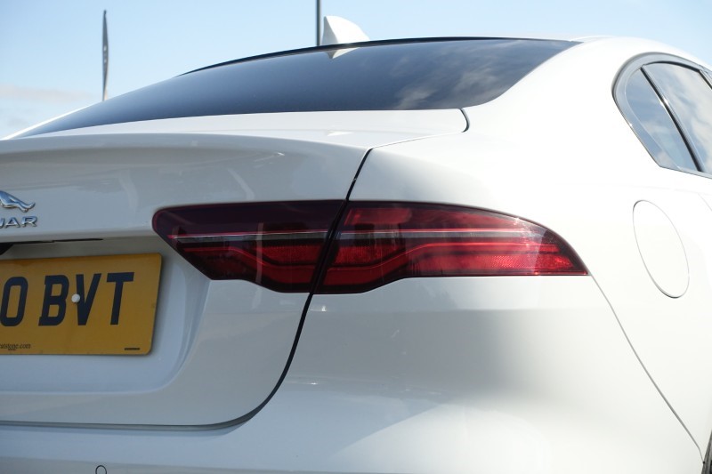 2020 (20) JAGUAR XE 2.0d R-Dynamic SE 4dr Auto 5602346