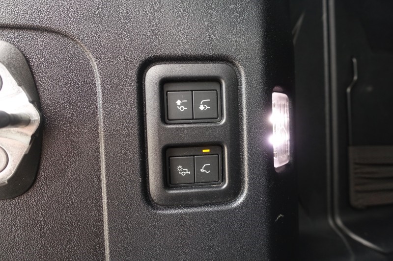 2023 (73) LAND ROVER DEFENDER 3.0 D250 HSE 110 5dr Auto 5702730