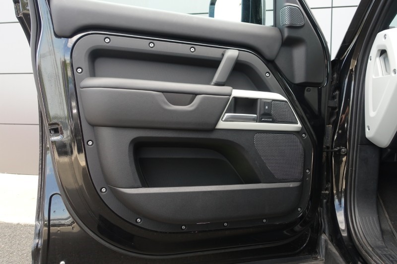 2023 (73) LAND ROVER DEFENDER 3.0 D250 HSE 110 5dr Auto 5702756