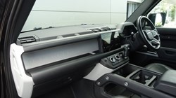 2023 (73) LAND ROVER DEFENDER 3.0 D250 HSE 110 5dr Auto 5702757